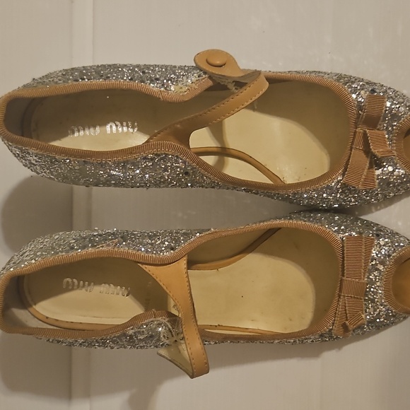 Miu Miu Silver Tan Glitter Mary Jane Open Toe Pumps Size 40 - Picture 3 of 12